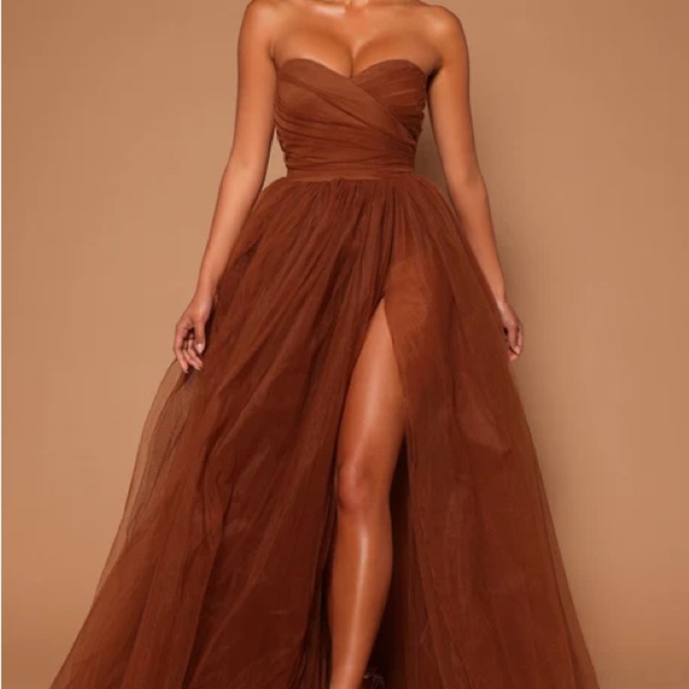 Elle Strapless Brown Gown - Picture 1 of 3